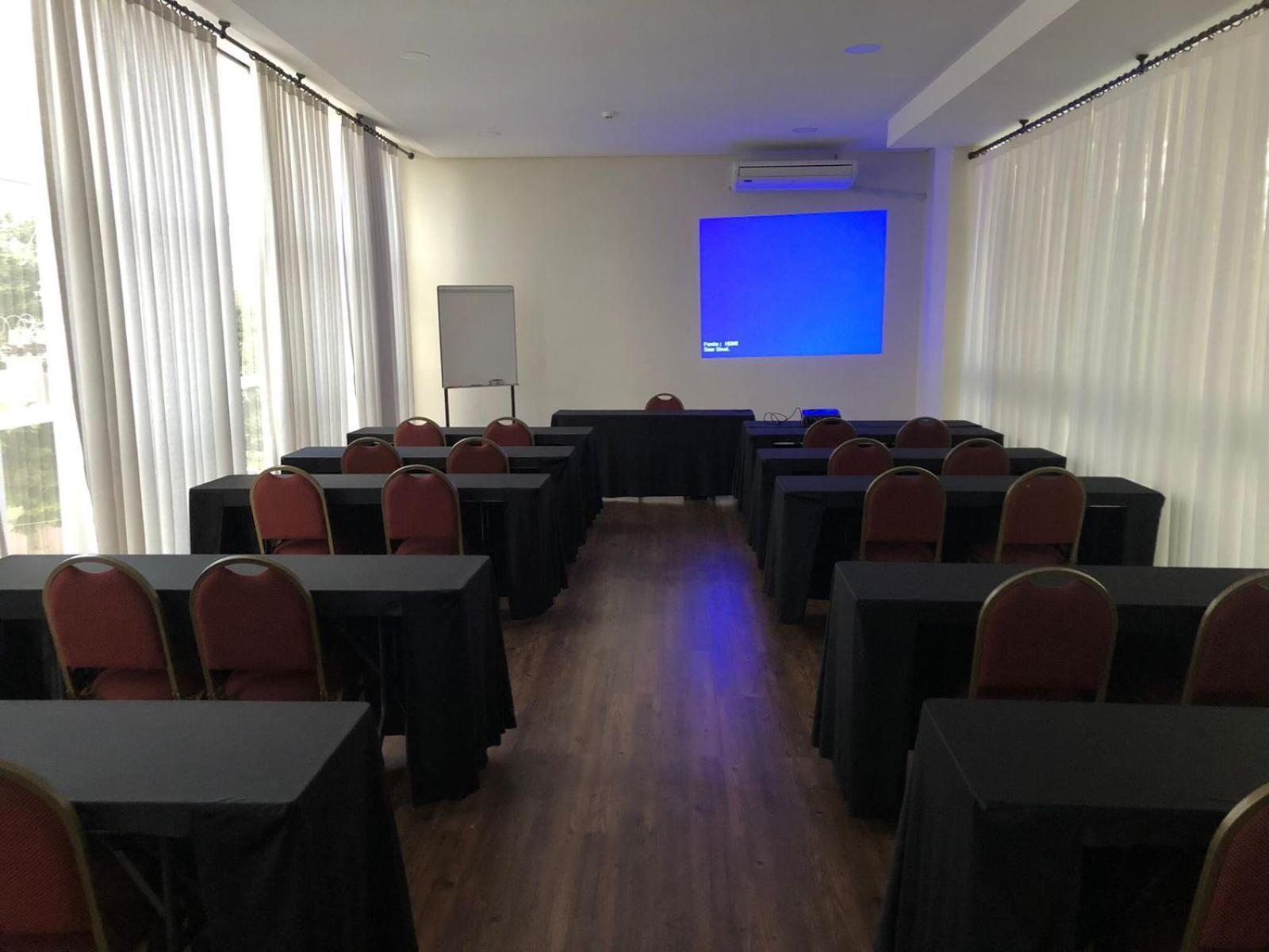 Hotel Maestro Executive Toledo Толедо Экстерьер фото